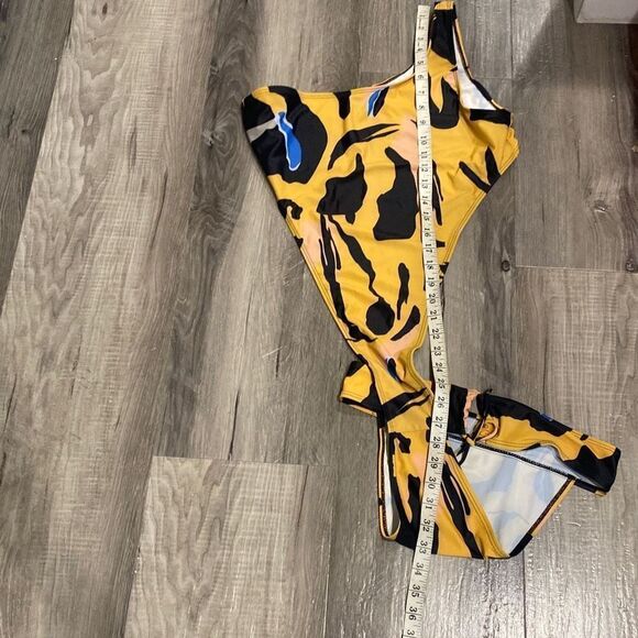 Matte Collection Galen Yellow Black Print One Piece Asymmetrical Swimsuit Large - Picture 5 of 5